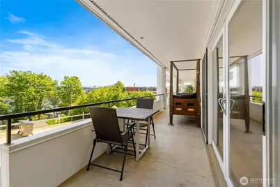 2565 Dexter Avenue N #103, Seattle, WA 98109 - Photo 26