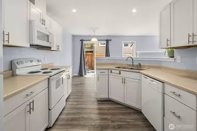 1430 W Casino Road #63, Everett, WA 98204 - Photo 4