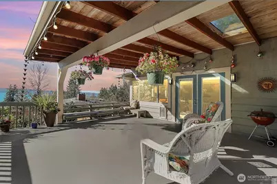 2424 SW 152nd Street, Burien, WA 98166 - Photo 2