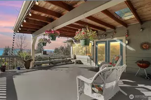 2424 SW 152nd St, Burien, WA 98166 - Photo 2