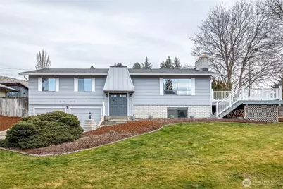 1425 Bel Air Drive, East Wenatchee, WA 98802 - Photo 1