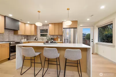 9506 18th Avenue NW, Seattle, WA 98117 - Photo 12