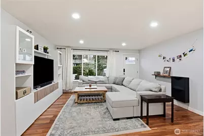 422 216th Street SW, Bothell, WA 98021 - Photo 4