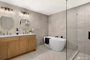 3702 W Fulton St, Seattle, WA 98199 - Photo 28