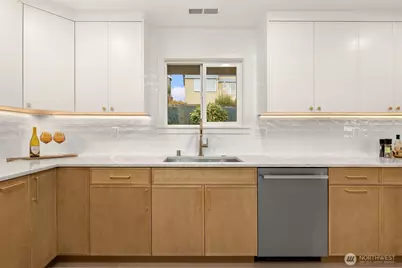 3702 W Fulton Street, Seattle, WA 98199 - Photo 18