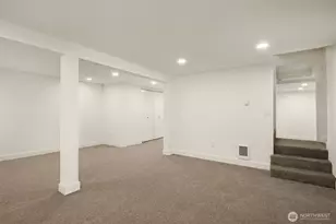 2032 NE 123rd St, Seattle, WA 98125 - Photo 20