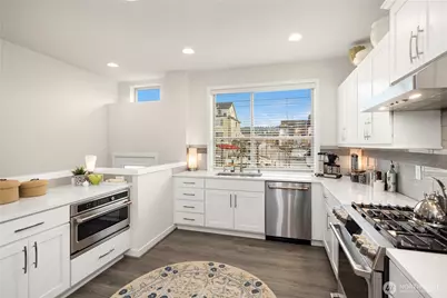 1027 6th Walk NE, Issaquah, WA 98029 - Photo 4