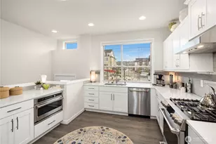 1027 6th Walk NE, Issaquah, WA 98029 - Photo 4