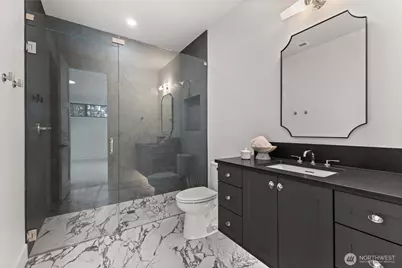 10789 SE 10th Street, Bellevue, WA 98004 - Photo 20