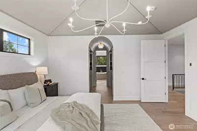 10789 SE 10th Street, Bellevue, WA 98004 - Photo 16