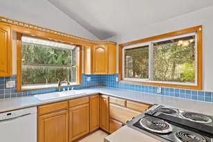 510 223rd St SW, Bothell, WA 98021 - Photo 10