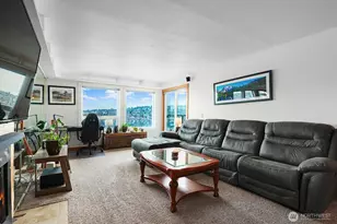 2401 8th Ave N, Seattle, WA 98109 - Photo 4