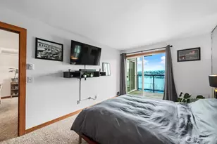 2401 8th Ave N, Seattle, WA 98109 - Photo 14