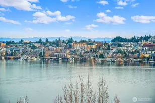 2401 8th Ave N, Seattle, WA 98109 - Photo 2