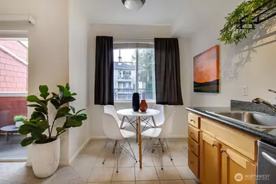 517 225th Lane NE #E102, Sammamish, WA 98074 - Photo 10