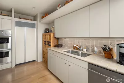 1620 43rd Avenue E #23B, Seattle, WA 98112 - Photo 30