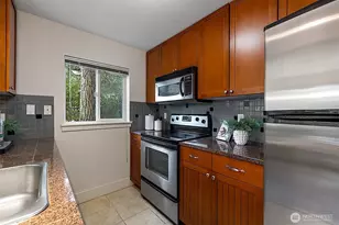 3008 N Narrows Dr, Tacoma, WA 98407 - Photo 12