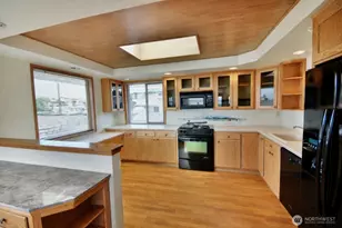 271 4th Ave S, Edmonds, WA 98020 - Photo 4