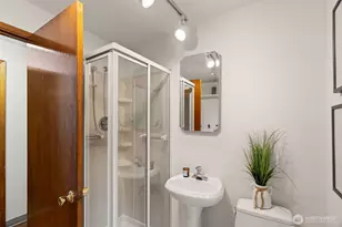 8615 194th Pl SW, Edmonds, WA 98026 - Photo 16