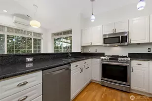 18656 NE 56th Ct, Redmond, WA 98052 - Photo 4