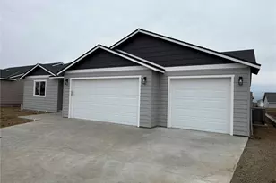 2436 2nd St SE, East Wenatchee, WA 98802 - Photo 2