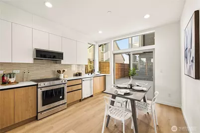 3817 D Fremont Avenue N, Seattle, WA 98103 - Photo 12