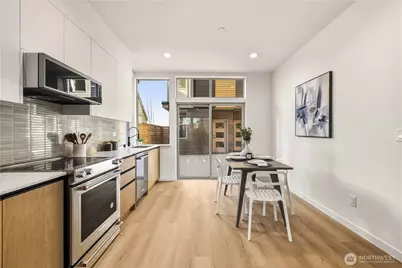 3817 D Fremont Avenue N, Seattle, WA 98103 - Photo 10