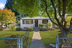 3624 48th Ave SW, Seattle, WA 98116 - Photo 2