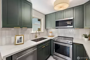 3624 48th Ave SW, Seattle, WA 98116 - Photo 10