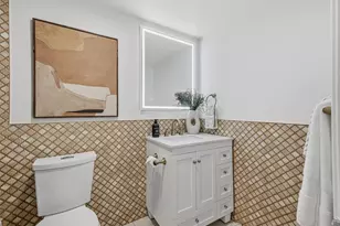 530 Melrose Ave E, Seattle, WA 98102 - Photo 10