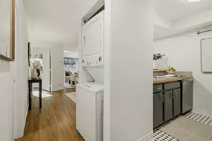 530 Melrose Ave E, Seattle, WA 98102 - Photo 4