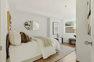 530 Melrose Ave E, Seattle, WA 98102 - Photo 12