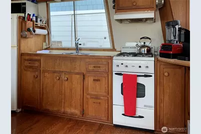 2000 Westlake Avenue N #E-3, Seattle, WA 98109 - Photo 14