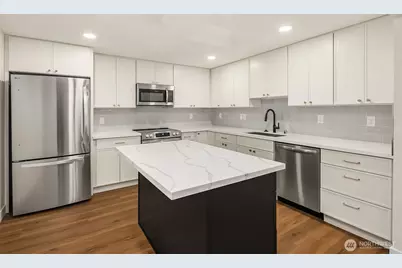 2032 NE 123rd Street, Seattle, WA 98125 - Photo 8