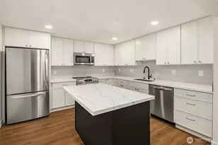 2032 NE 123rd St, Seattle, WA 98125 - Photo 8