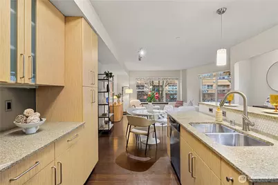 413 NE 70th Street #207, Seattle, WA 98115 - Photo 8