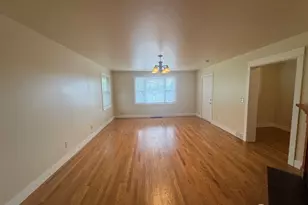 1735 24th Ave, Seattle, WA 98122 - Photo 2