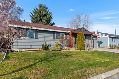 708 Cherry Court, Wenatchee, WA 98801 - Photo 2