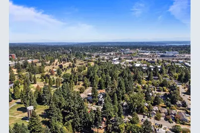 10736 Interlake Avenue N, Seattle, WA 98133 - Photo 16