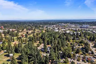 10736 Interlake Ave N, Seattle, WA 98133 - Photo 16