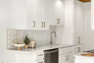 733 Lake St S, Kirkland, WA 98033 - Photo 12