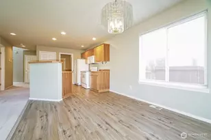 10907 185th Ave E, Bonney Lake, WA 98391 - Photo 6