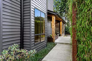 2234 108th Ave SE, Bellevue, WA 98004 - Photo 2