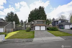 810 151st St SW, Lynnwood, WA 98087 - Photo 2