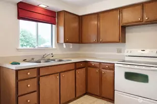 1519 NE Kirkland Ave, Renton, WA 98056 - Photo 2