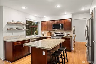 27903 NE 26th St, Redmond, WA 98053 - Photo 16