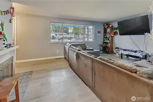 1055 S 317th St, Federal Way, WA 98003 - Photo 4