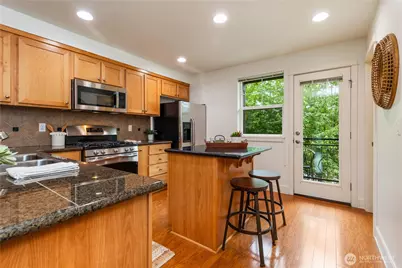 2674 SW Sylvan Heights Dr, Seattle, WA 98106 - Photo 18