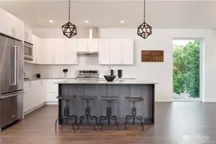 7424 Rainier Ave S, Seattle, WA 98118 - Photo 4