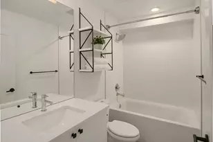 9553 Ashworth Ave N, Seattle, WA 98103 - Photo 16